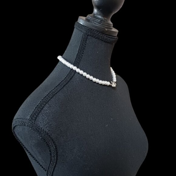 Rhinestone Saturn Faux Pearl Choker Necklace - Picture 4 of 5